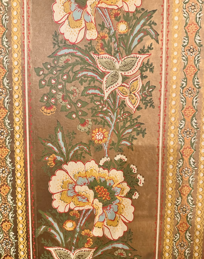 wallpaper of an older home